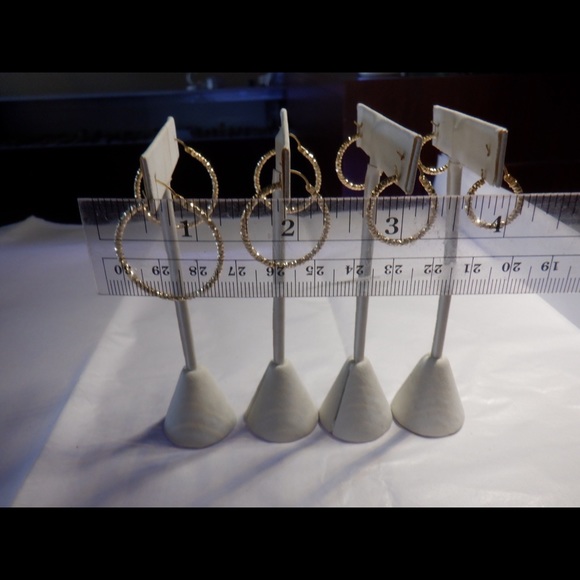 New 14k yellow gold hoop earrings - Picture 5 of 12